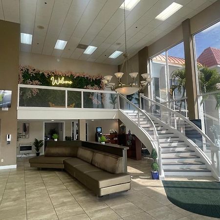 Quality Inn & Suites Conference Center New Port Richey Exterior foto